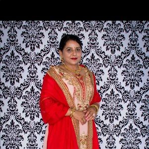 Meet your Posher, Sonia